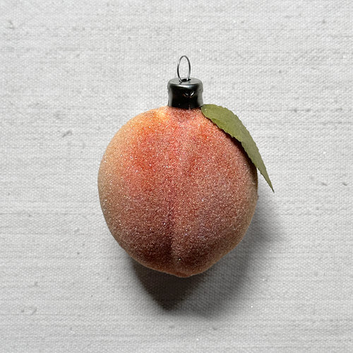 Nostalgic Peach with Leaf Ornament
