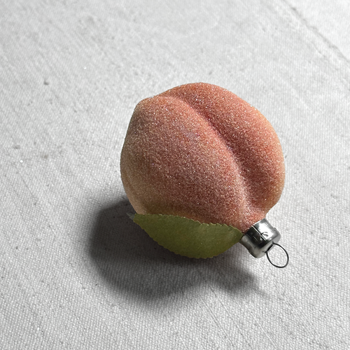 Nostalgic Peach with Leaf Ornament