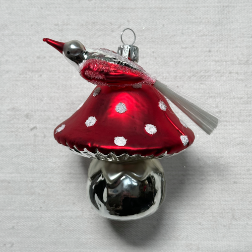 Nostalgic Bird on Red & Silver Mushroom