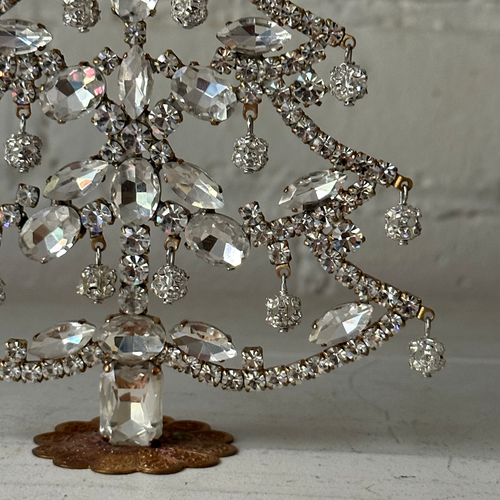 Crystal Jeweled Tree in Clear with Moving Baubles