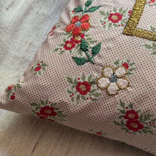 "Love" Embroidered Cushion (CS-821)