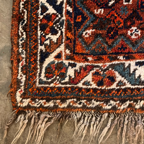 4'3" x 2'8' Vintage Shiraz Rug (C68596)