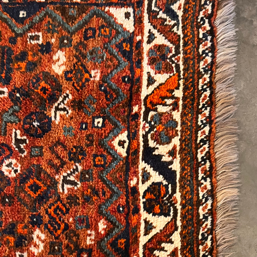 4'3" x 2'8' Vintage Shiraz Rug (C68596)