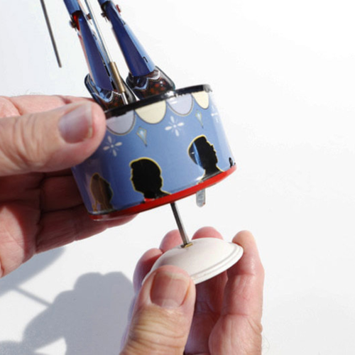 Wind-Up Tin Tap Dancer