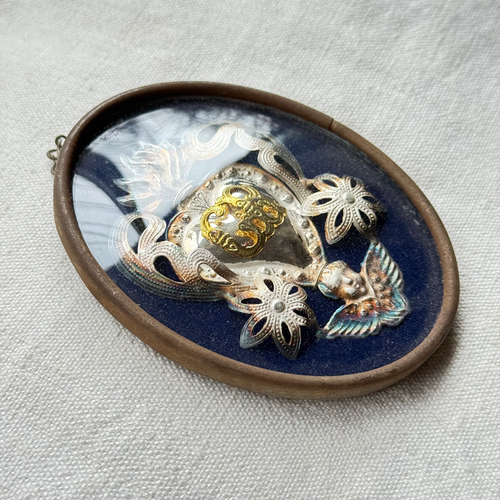 19th-century Italian Ex-Voto Sacred Silver Heart in Oval Hanging Case (No. 118)