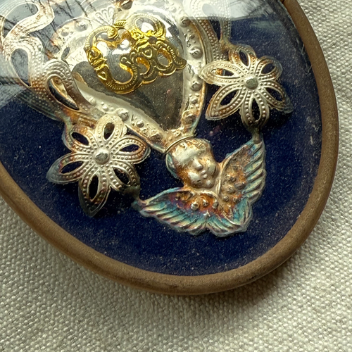 19th-century Italian Ex-Voto Sacred Silver Heart in Oval Hanging Case (No. 118)
