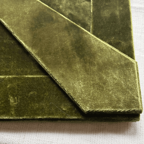 Liza Silk Velvet Square Tabletop Frame in Grass Green (#18)