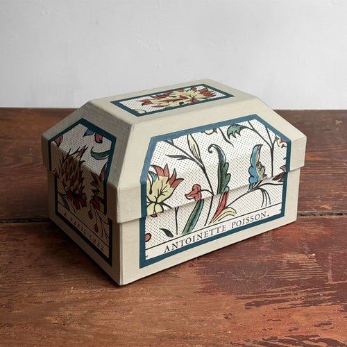 Antoinette Poisson Small Wedding Box in "Mignonette" No. 73A