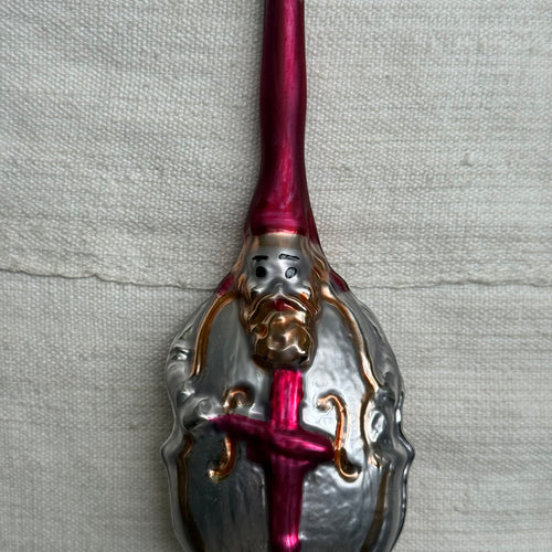 Nostalgic Man in Bass Ornament