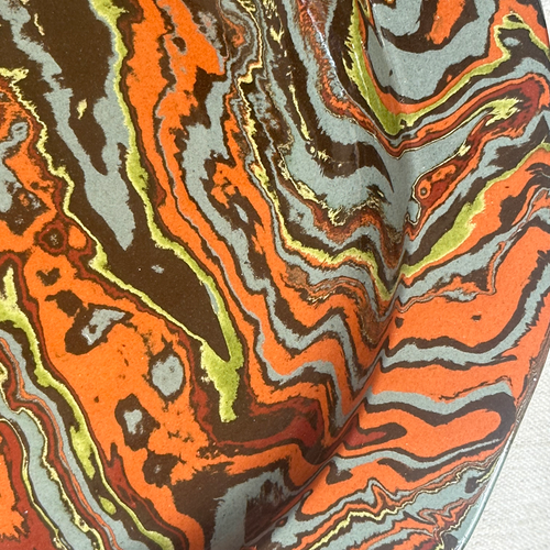 Marbled Scalloped Charger Plate in Lima (DN #040)