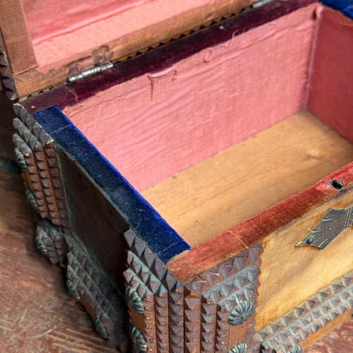 Small 20th-century Tramp Art Box