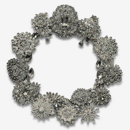 Large Crystal Glass Silver Wreath