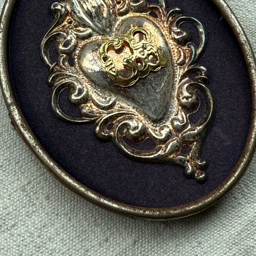 19th-century Italian Ex-Voto Sacred Silver Heart in Oval Hanging Case (No. 120)