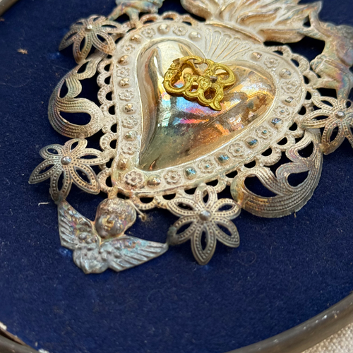 19th-century Italian Ex-Voto Sacred Silver Heart in Oval Hanging Case (No. 124)