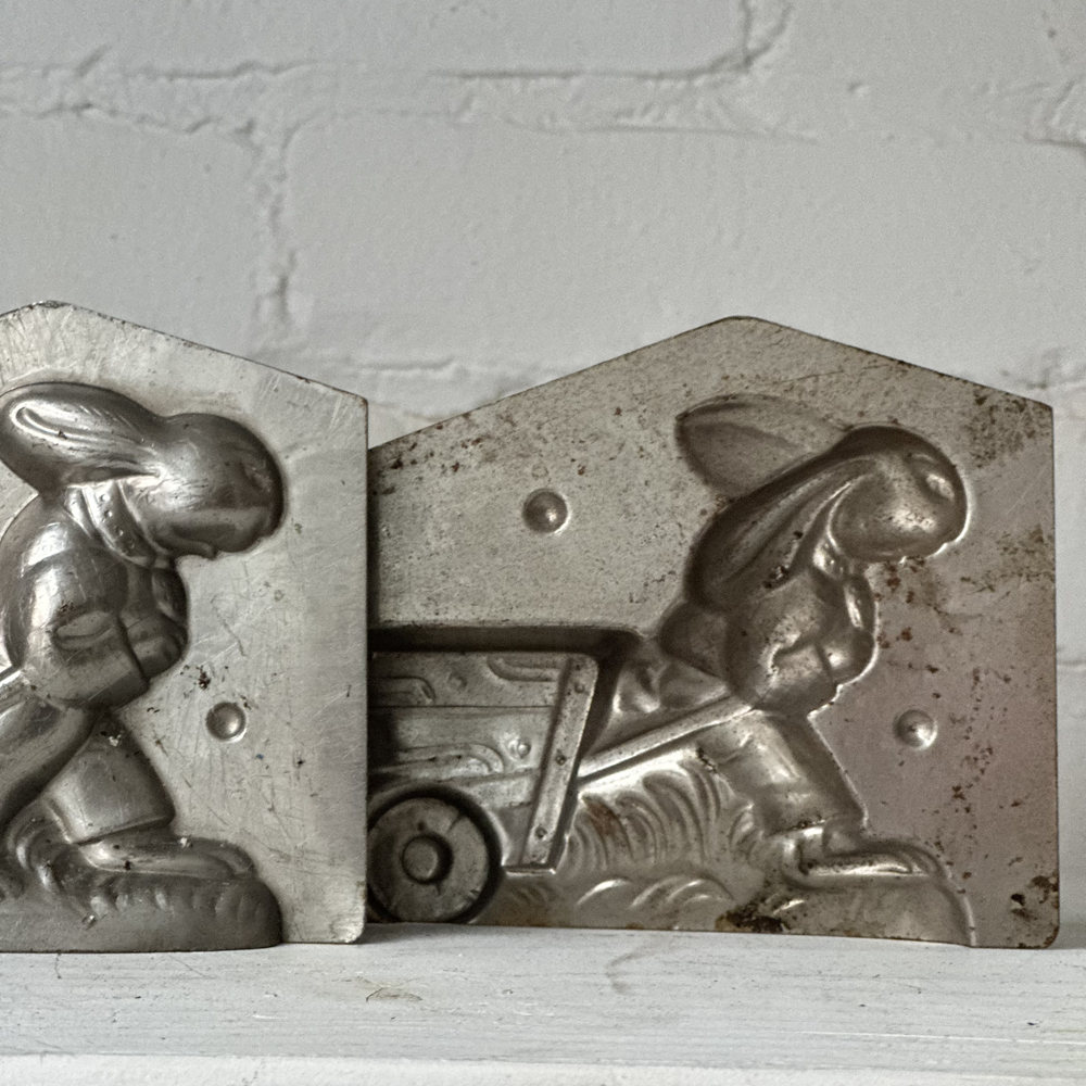 Antique Chocolate Rabbit with Wagon Tin Mold (#25)