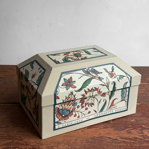 Antoinette Poisson Medium Wedding Box in "Mignonette" No. 73A
