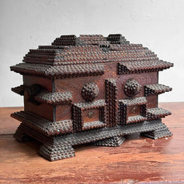 Small 20th-century Tramp Art Box