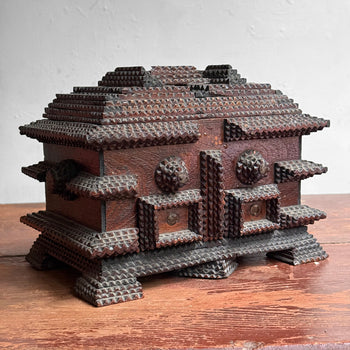 Small 20th-century Tramp Art Box