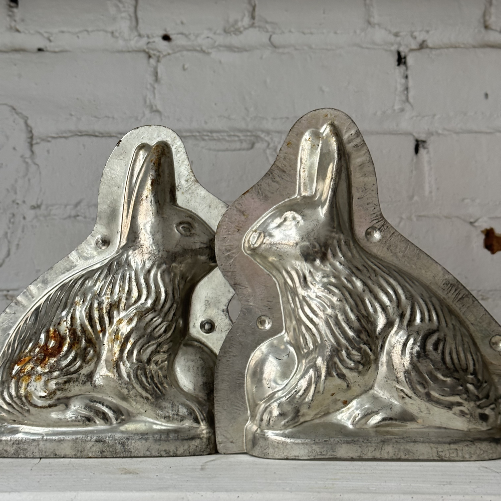 Antique Chocolate Rabbit Tin Mold (#32)