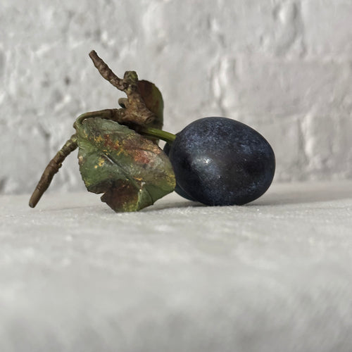 Double Porcelain Damson with One Leaf (PP18)