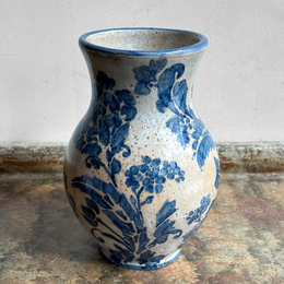 Amanda Moffat Medium Curvy Vase (#17)