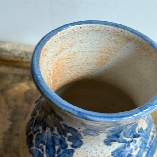 Amanda Moffat Medium Curvy Vase (#17)