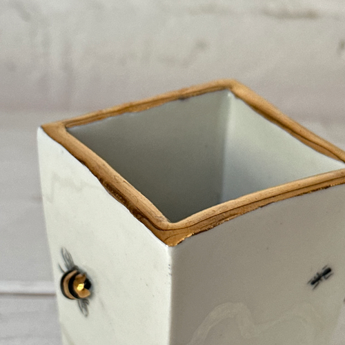 Bugs Bonsai Pot  (BC224)