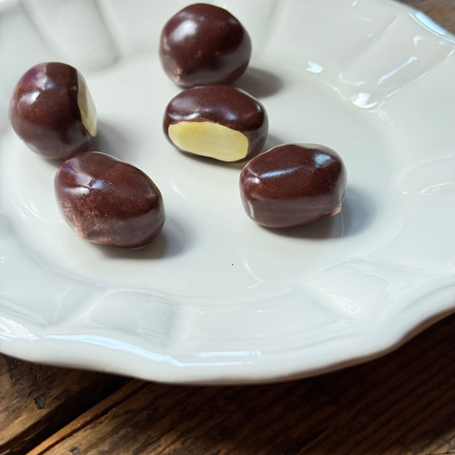 Trompe L'oeil Hazelnut Plate with Fluted Rim