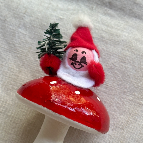 Nostalgic Santa Sitting on Cotton Mushroom Clip-on Ornament