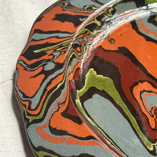 Marbled Scalloped Charger Plate in Lima (DN #018)