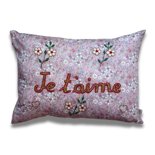 "Je t'aime" Embroidered Cushion (CS-803)