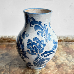 Amanda Moffat Medium Curvy Vase (#18)