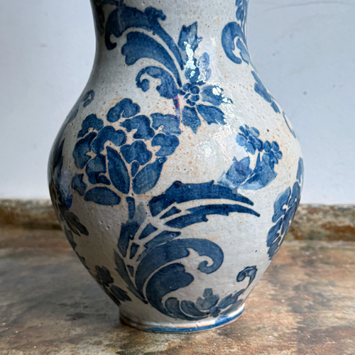 Amanda Moffat Medium Curvy Vase (#18)