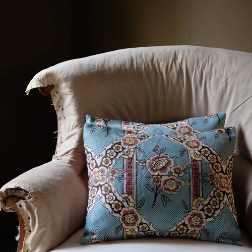 1A Guirlandes de Fleurs Antoinette Poisson 5 Meter Linen Bolt