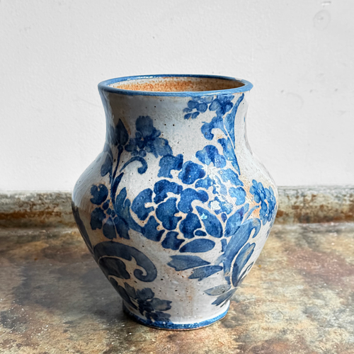 Amanda Moffat Medium Curvy Vase (#10)