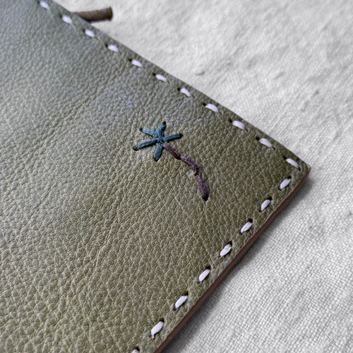 Leather Dragon Diffusion Palm Pocket in Green