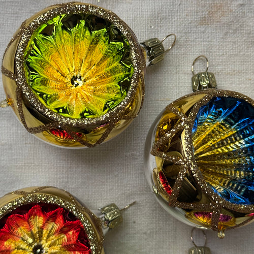 Set of 6 Assorted Ornaments with Reflectors