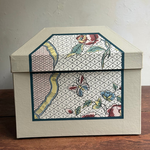 Antoinette Poisson Large Wedding Box in "Rubans & Oiseaux Colors" No. 54A