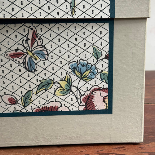 Antoinette Poisson Large Wedding Box in "Rubans & Oiseaux Colors" No. 54A