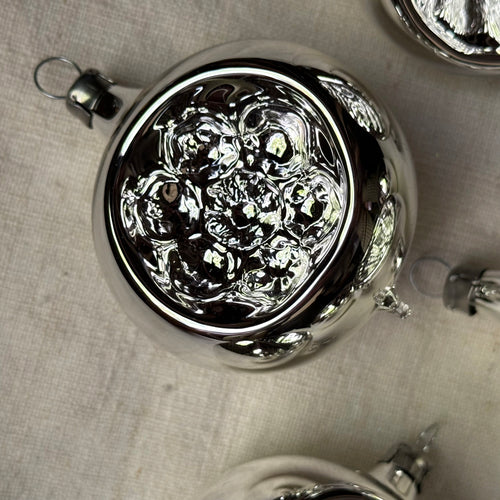 Set of 6 Silver Ornaments with Reflectors
