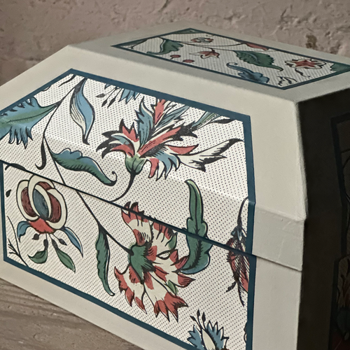 Antoinette Poisson Medium Wedding Box in "Mignonette 73A”