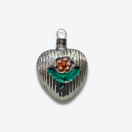 Nostalgic Flower Heart Ornament
