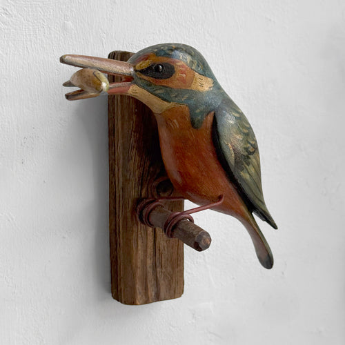 Early 20th-century Black Forest Carved Kingfisher Bird with Fish (BF-607)