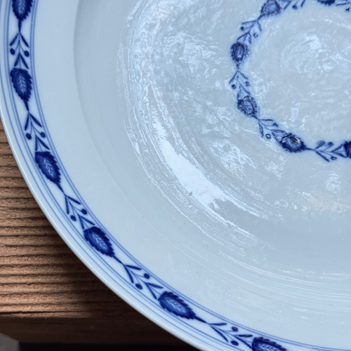 18th-century Meissen Blue & White Charger Platter (I)