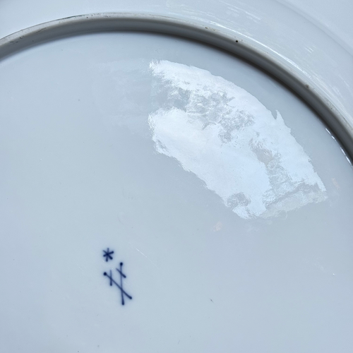 18th-century Meissen Blue & White Charger Platter (I)