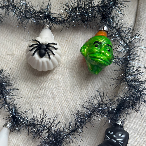 Nostalgic Black Tinsel Halloween Garland