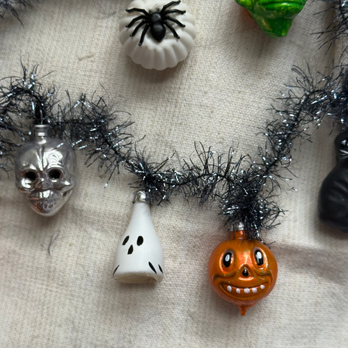 Nostalgic Black Tinsel Halloween Garland