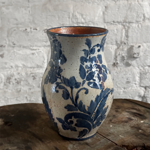 Amanda Moffat 8" Curved Vase