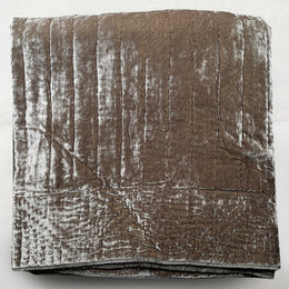 Silk Velvet King Quilt in Smoke