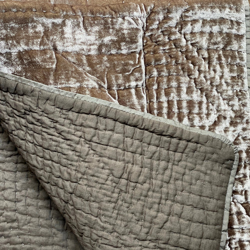 Silk Velvet King Quilt in Smoke